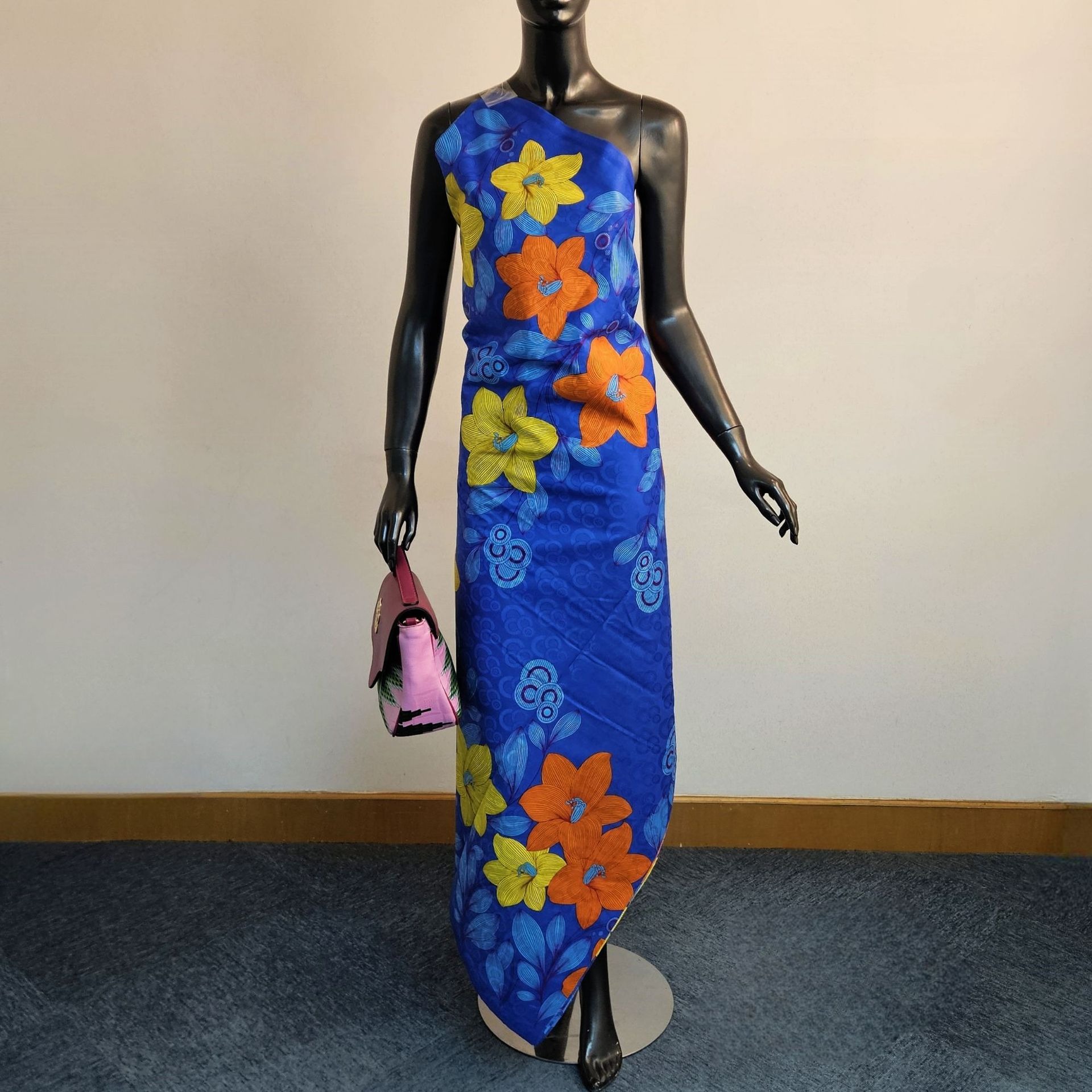 Bloemen bedrukt op paars blauw - Sewing Jackets recensie en prijs
